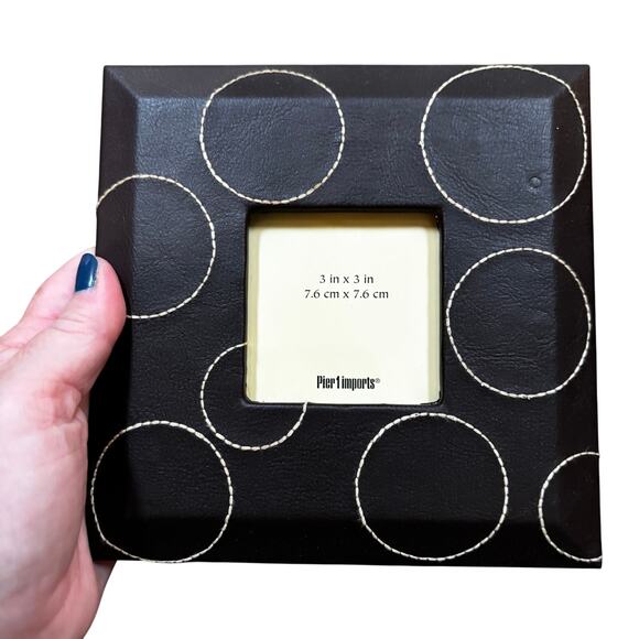 Pier 1 square photo frame standing brown & tan top stitched bubbles faux leather - Picture 5 of 6